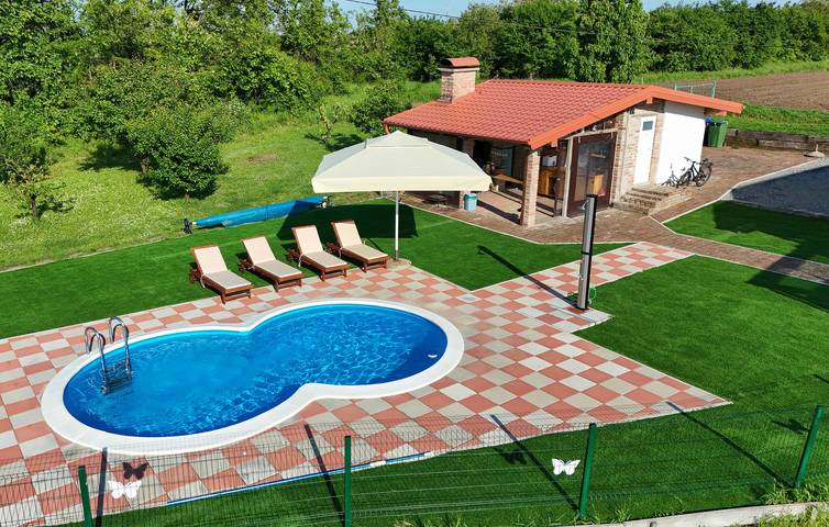Charmantes 1-Zimmer-Apartment mit Pool, Grill und Zugang zum Fluss in der Nähe der Donau in Osijek-Baranja
