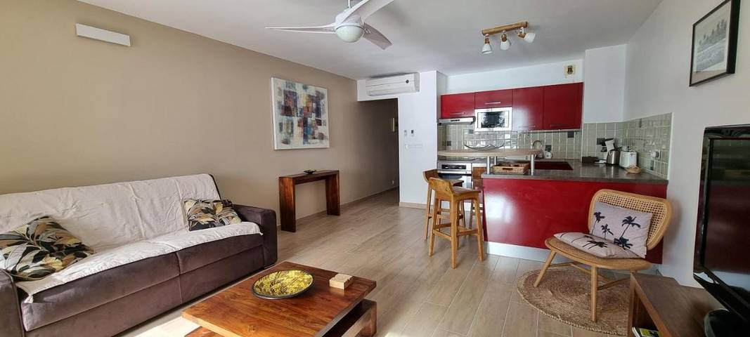 Gîte pour 4 personnes, avec vue et terrasse dans Plage des Roches Noires - 2