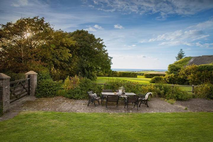 Holiday rental for 2 people, with view and sauna as well as garden in Hartland