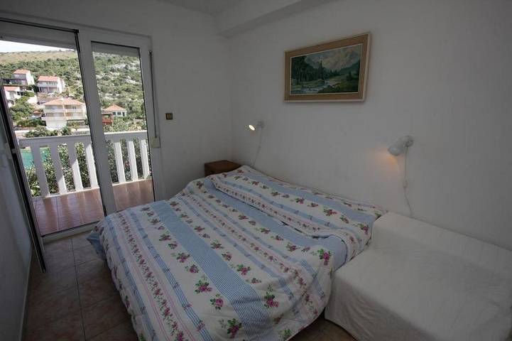 Ganze Wohnung, 1-Zimmer-Ferienwohnung am Strand Bucht Kalebova Luka, Rogoznica A-23548-b in Razanj, Šibenik-Knin
