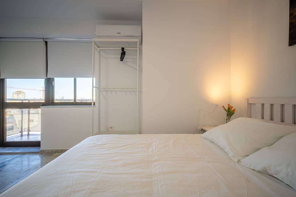 Hostal Palacio Hotel París - Habitación 6A2 in Huelva, Costa de la Luz