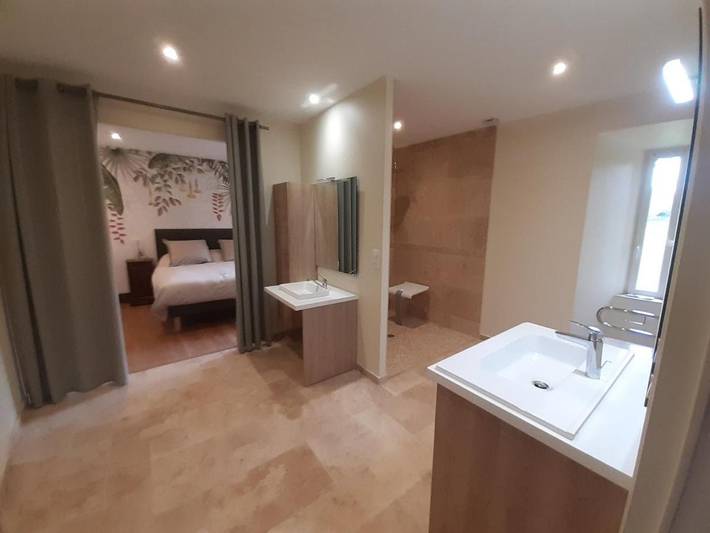Location de vacances pour 10 personnes, avec vue et jardin à Cruéjouls - 3