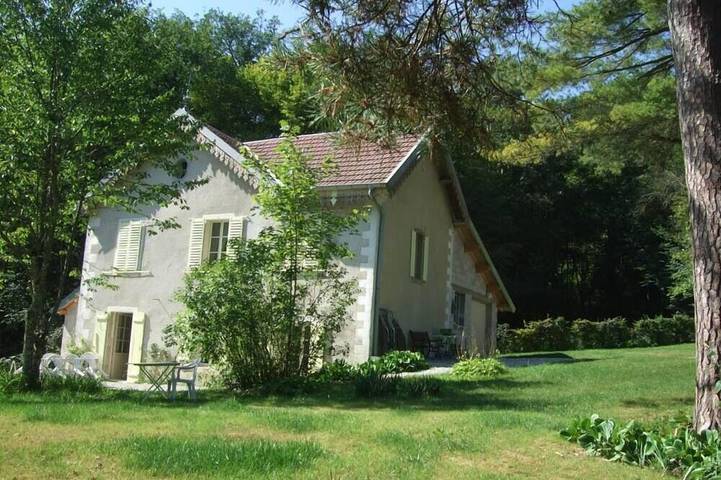 Gîte pour 10 personnes, avec jardin et terrasse, animaux acceptés à Scey-Maisières