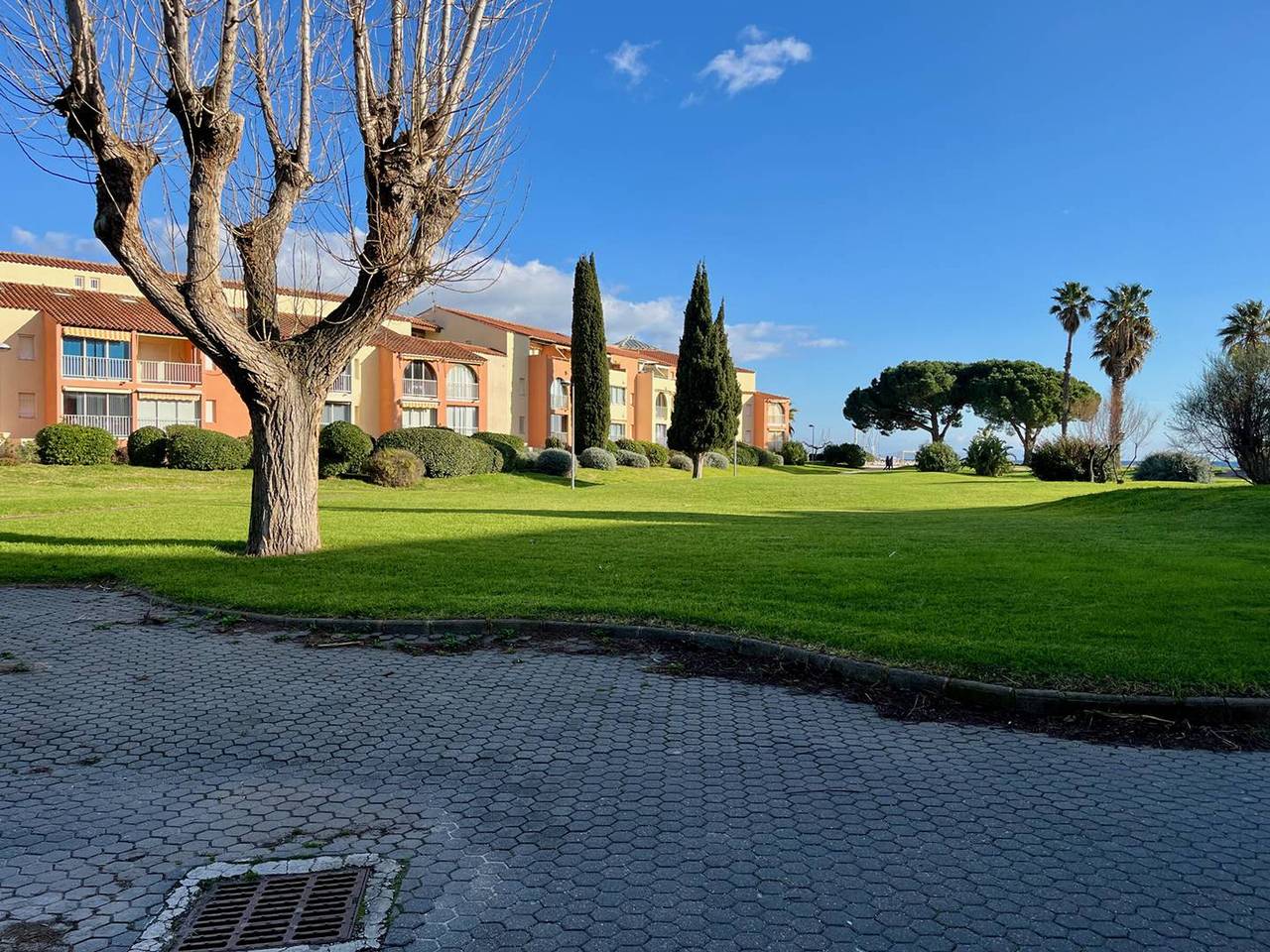 Apartamento entero, Estudio cabina 2 plazas cerca de la playa en La Londe-les-Maures in La Londe-les-Maures, Region de Toulon