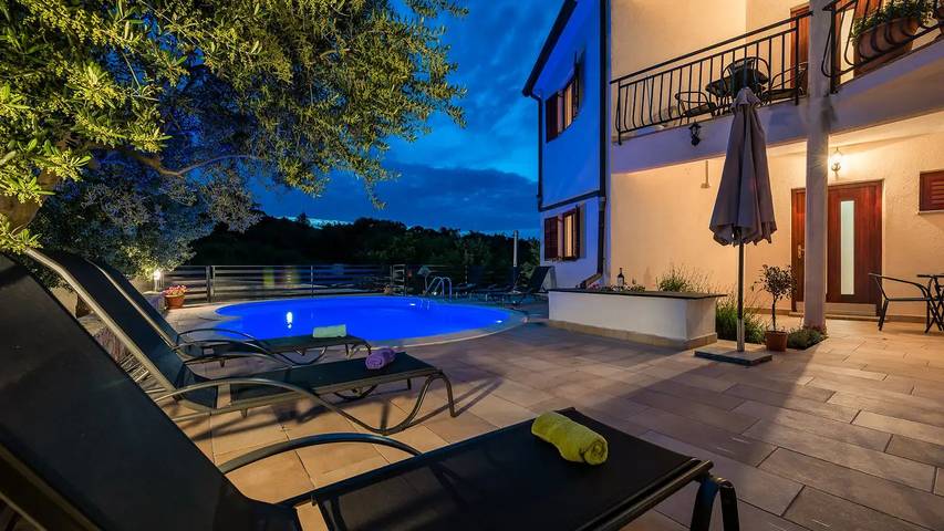 Ferienwohnung für 3 Personen, mit Whirlpool und Pool sowie Sauna und Terrasse - 1