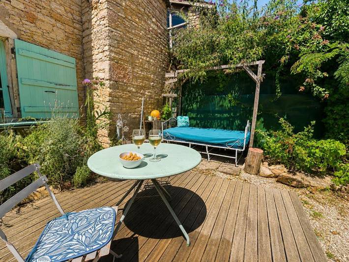 Location de vacances pour 6 personnes, avec Terrasse et Jardin à Uchizy