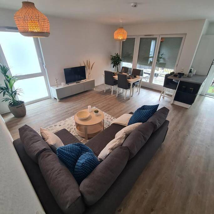 Ganze Wohnung, Bookandstay24 Hanau Ferienwohnung mit Küche, Balkon und Parkplatz in Hanau, Main-Kinzig-Kreis