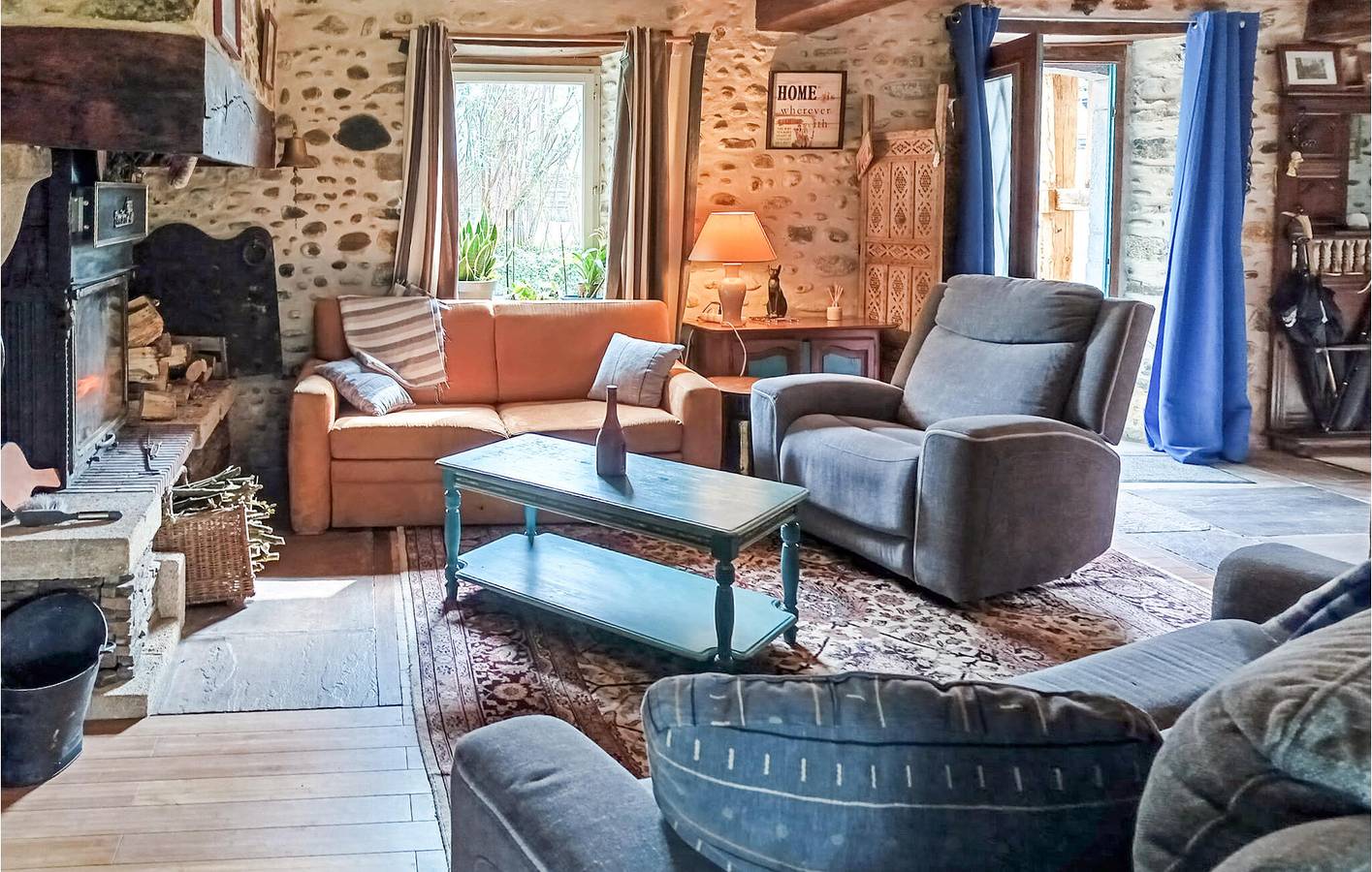 Appartement confortable avec piscine et jardin, près de la rivière in Charritte-de-Bas, Région d'Oloron-Sainte-Marie