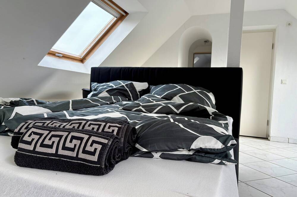 Ganze Wohnung, Modernes Apartment auf 2 Etagen, 2 Schlafzimmer in Bergkamen, Ruhrgebiet