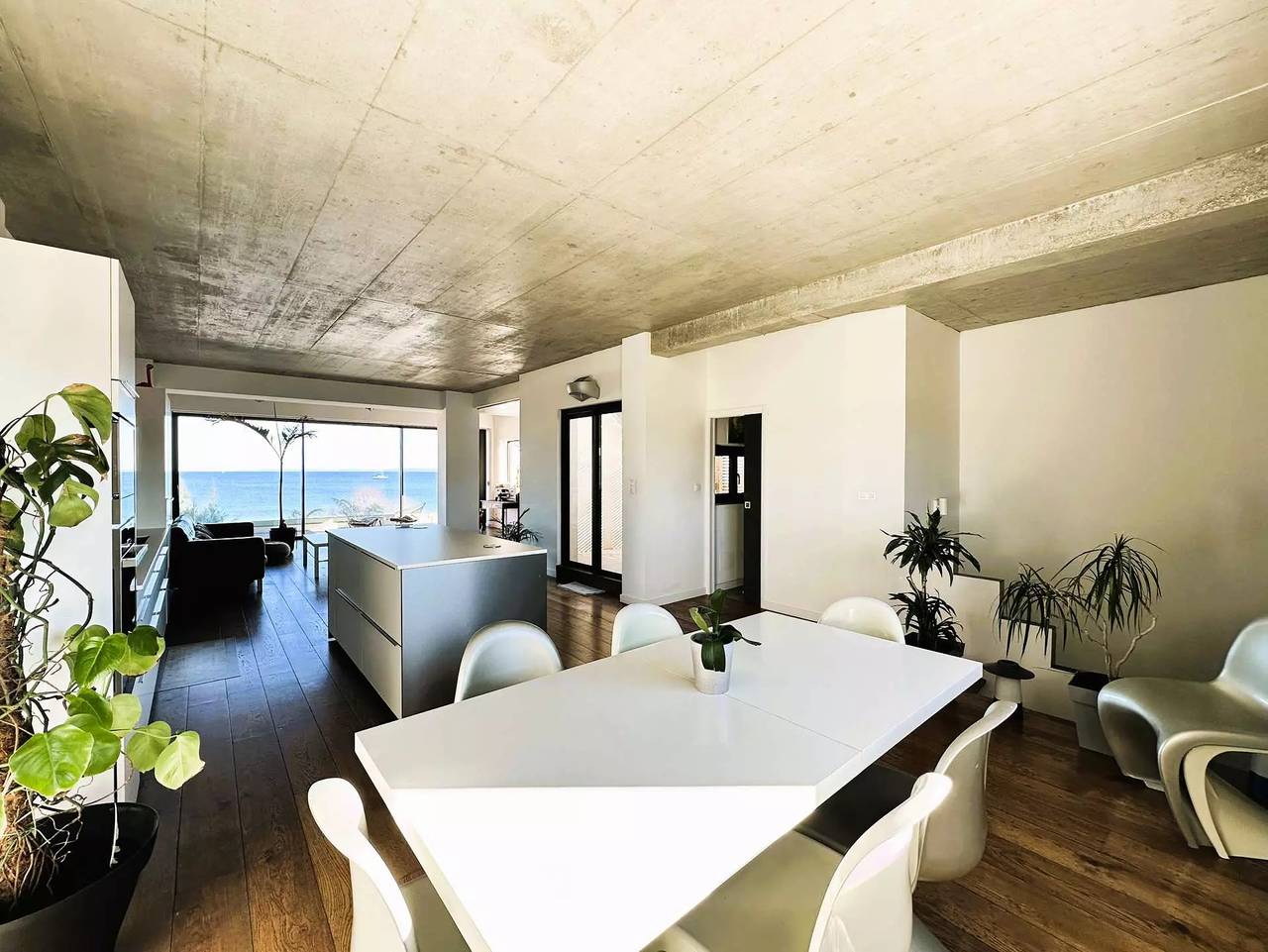Villa climatisée pour 7 personnes vue mer, roof top et accès plage à Hyères in Hyeres, Parc national de Port-Cros