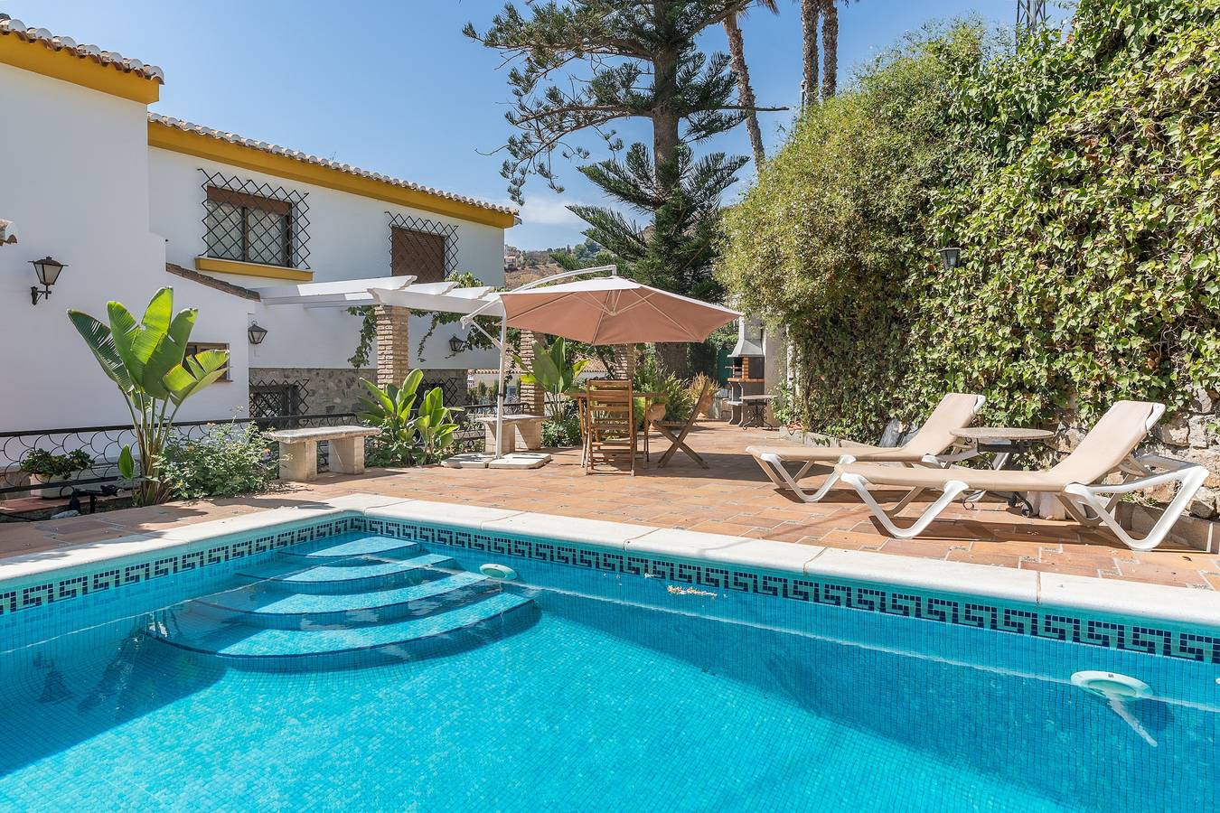 Villa 'Espectacular En La Costa' mit privatem Pool, Wi-Fi und Klimaanlage in Velilla-Taramay, Almuñecar