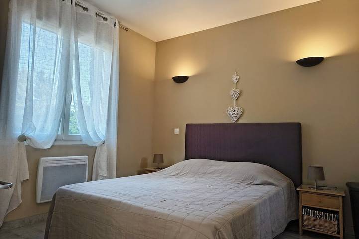 Location de vacances pour 2 personnes, avec jardin ainsi que piscine et terrasse à Villemoustaussou - 2