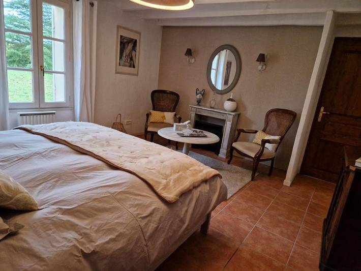 Chambre d’hôte pour 8 personnes, avec jardin et jacuzzi ainsi que piscine et terrasse dans le Lot-et-Garonne - 3