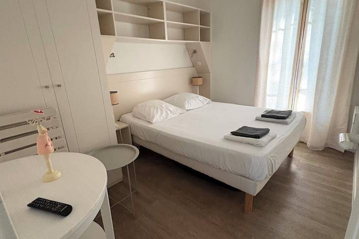 Gîte pour 8 personnes, avec Balcon ainsi que Jardin et Piscine à Lacanau - 2