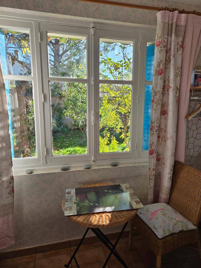 Chambre d’hôte pour 2 personnes, avec jardin et terrasse ainsi que vue et piscine à Dijon - 4