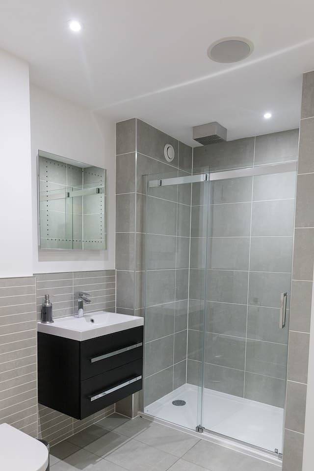 Entire holiday apartment, 1 Bed Studio - Sleeps 4 - Parking - Wifi in Fife region