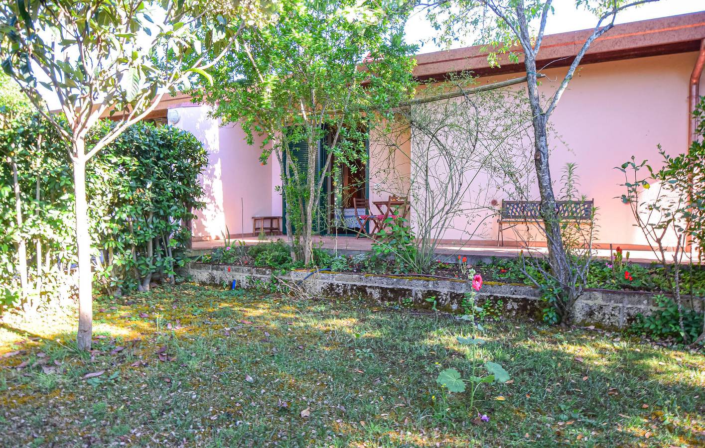 Ganze Ferienwohnung, Gemütliches Apartment mit AC, Pool, Parkplatz & WiFi in Magliano in Toscana, Grosseto Provinz