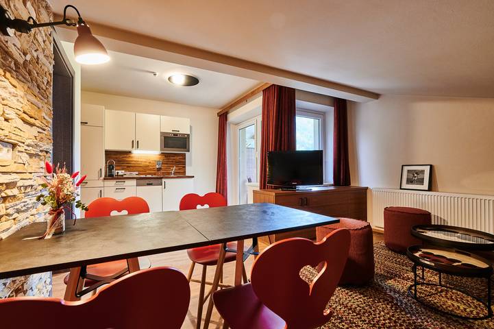 Vakantiewoning voor 4 personen, with Balkon and Tuin as well as Sauna in Kaprun