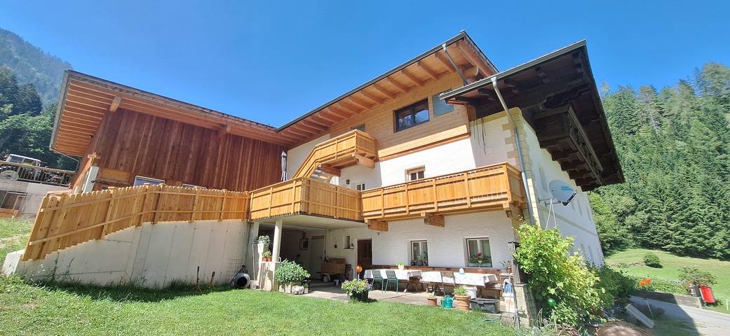 Ferienwohnung für 4 Personen, mit Balkon und Garten in Osttirol
