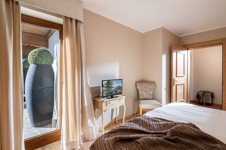 Ganze Wohnung, Wohnung komplett renoviert und neu eingerichtet!
Herrlicher Seeblick in Maurach, Eben am Achensee