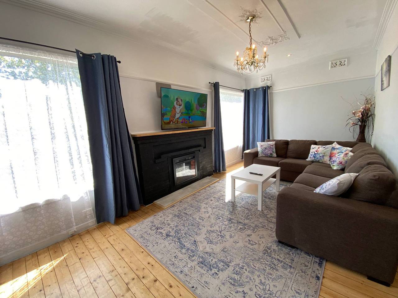 Central 1940s Bendigo Home Hamptons Heritage Reno in City of Greater Bendigo
