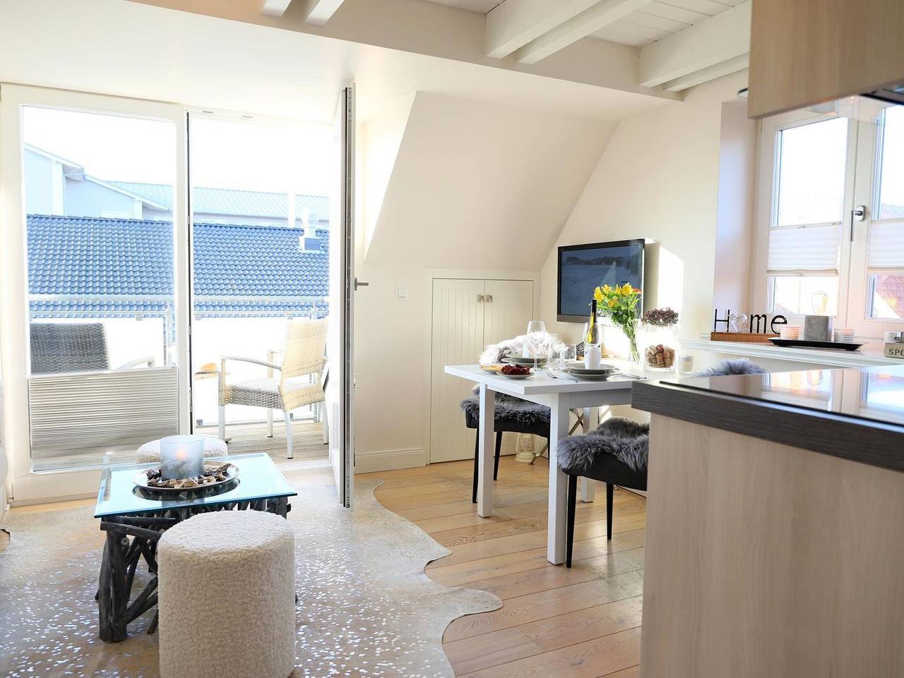 Ganze Wohnung, Exklusive Ferienwohnung in List – Meerblick, Süd-Balkon, zentral gelegen in List (Sylt), Sylt
