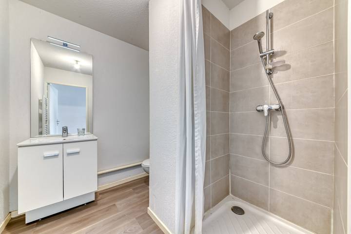 Gîte pour 2 personnes, avec balcon, adapté aux familles à Villeurbanne - 3