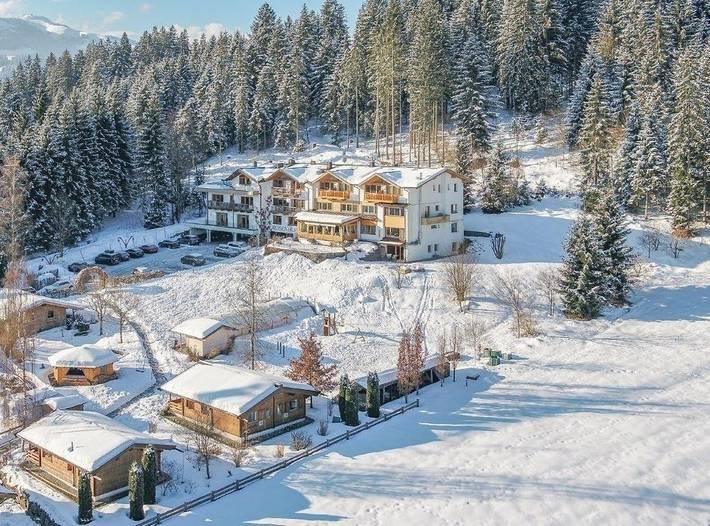 Ferienwohnung für 5 Personen, mit Sauna und Balkon sowie Pool und Garten in Oberndorf in Tirol