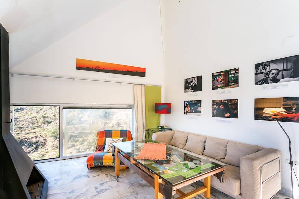 Casa Latrinas Alta, Puerto de la Laja, under Guadiana in El Granado, Guadiana Valley Natural Park