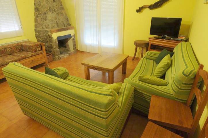 Casa rural para 9 personas, con Balcón además de Terraza y Vistas en La Aldehuela