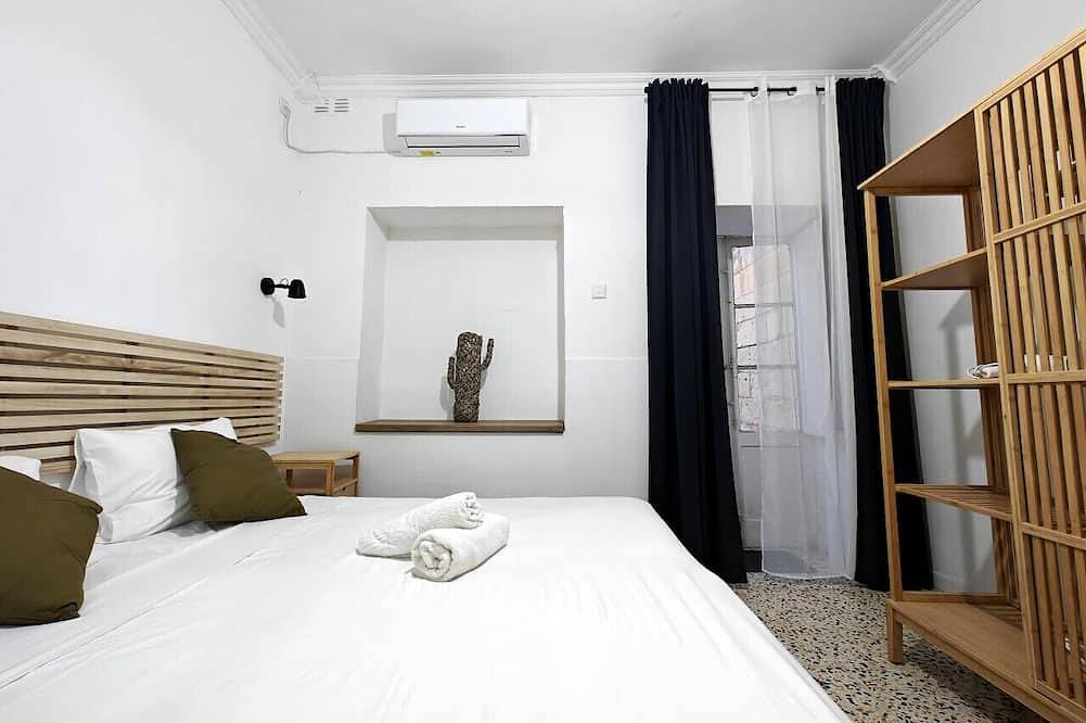 Bed And Breakfast for 2 People in Pietà, Malta Island
