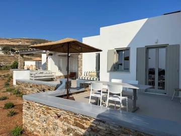 Gîte pour 6 personnes, avec terrasse dans Antiparos Ville