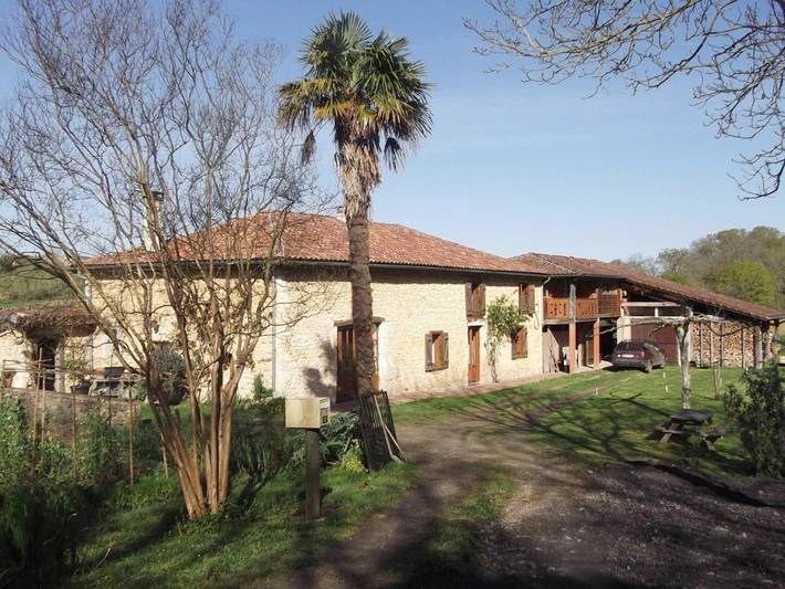 Location de vacances pour 12 personnes, avec Terrasse ainsi que Jardin et Vue à Brassempouy