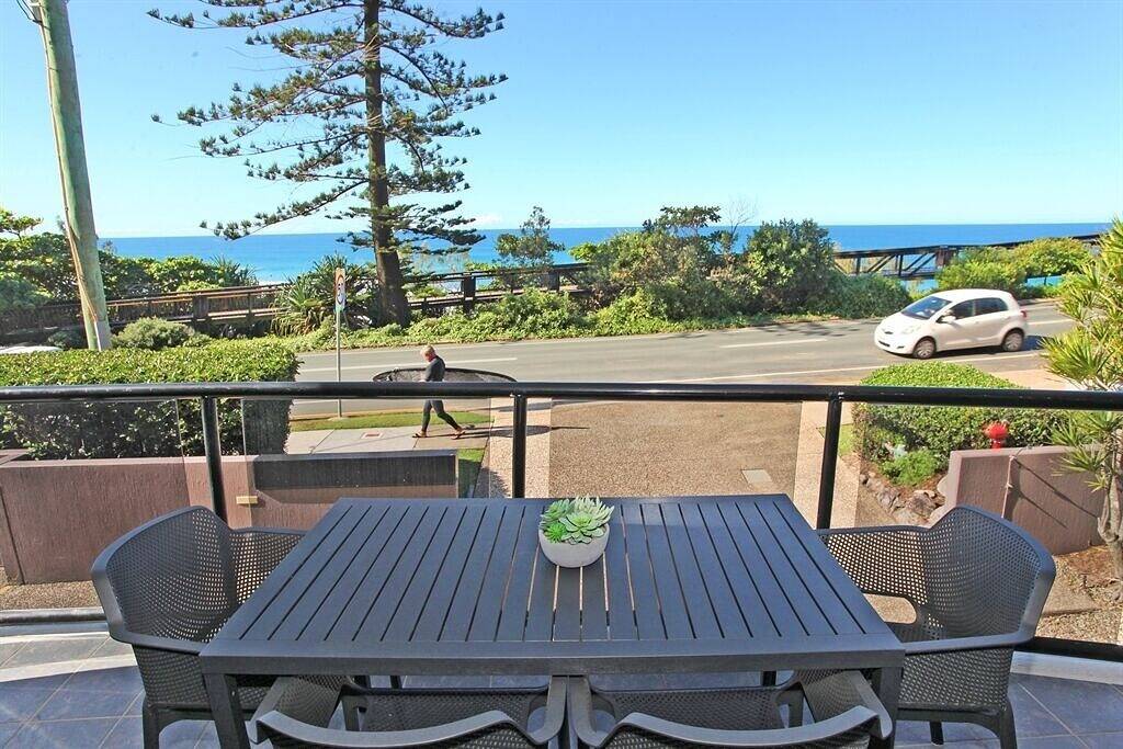 Ganze Wohnung, Unit 1 'Phoenix' /1736 David Low Way, Coolum Beach in Coolum Beach, Sunshine Coast