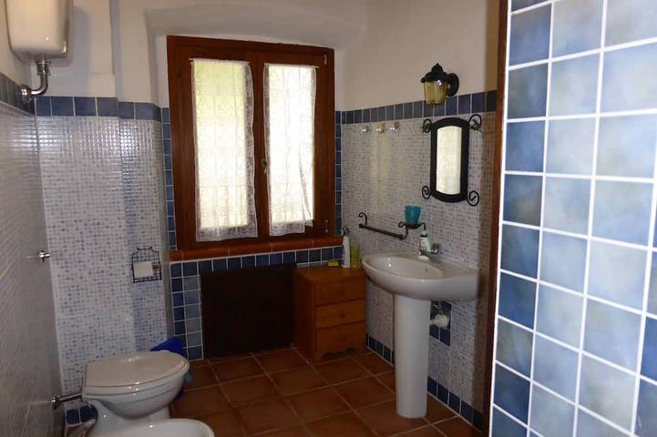 Apartamento entero, Apartamento único en pueblo tranquilo, playa o vacaciones de aventura, trekking, senderismo in Iglesias, Iglesiente