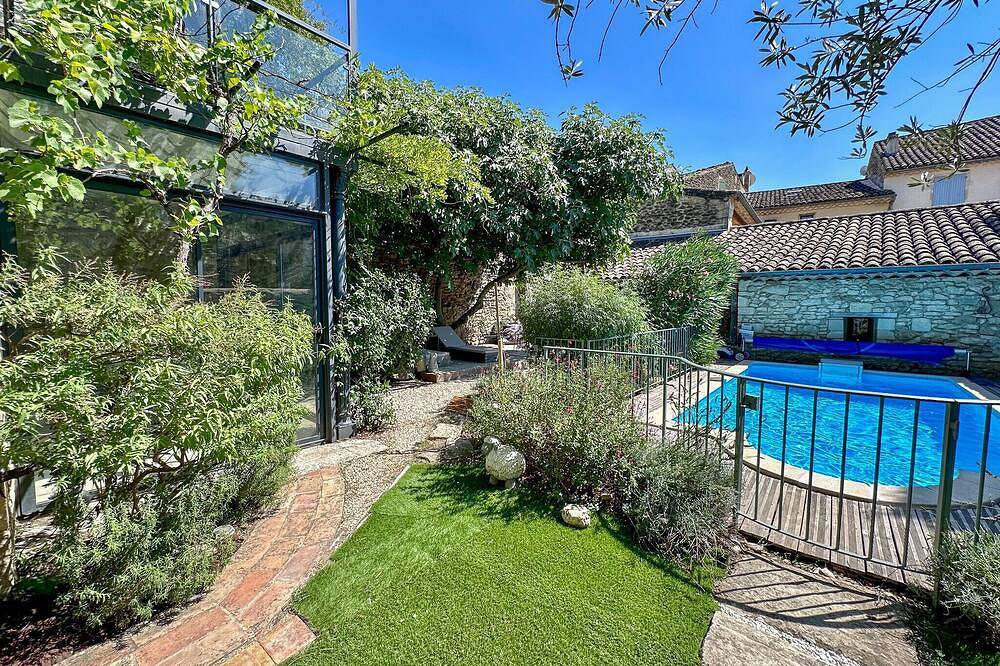 Village house with private pool, Grignan – Drôme Provençale in Grignan, Nyons region