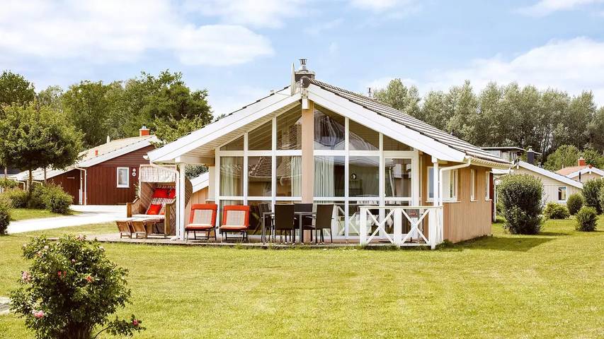 Ferienhaus mit Meerblick für 6 Personen, mit Sauna und Whirlpool sowie Garten und Terrasse, mit Haustier in Schönhagen