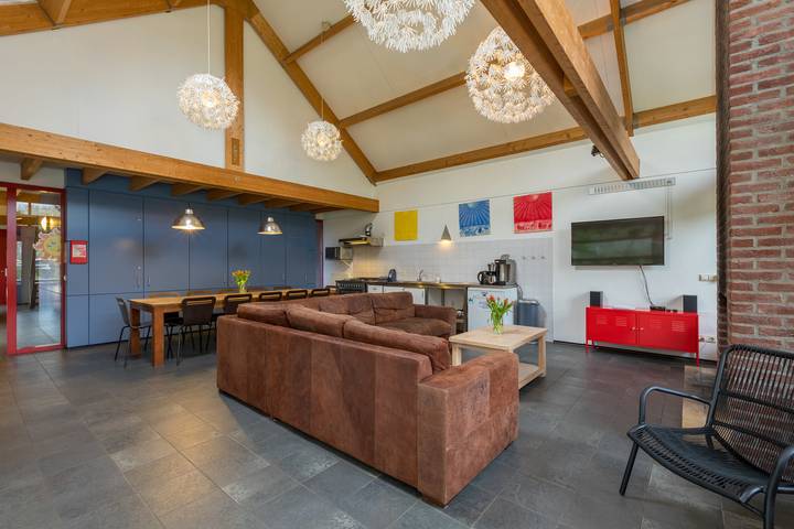 Ferienhaus für 14 Personen, mit Balkon/Terrasse und Terrasse sowie Garten in Zoutelande
