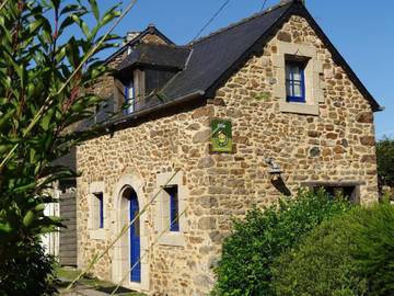 Gîte pour 2 personnes, avec jardin et vue à Ploubalay
