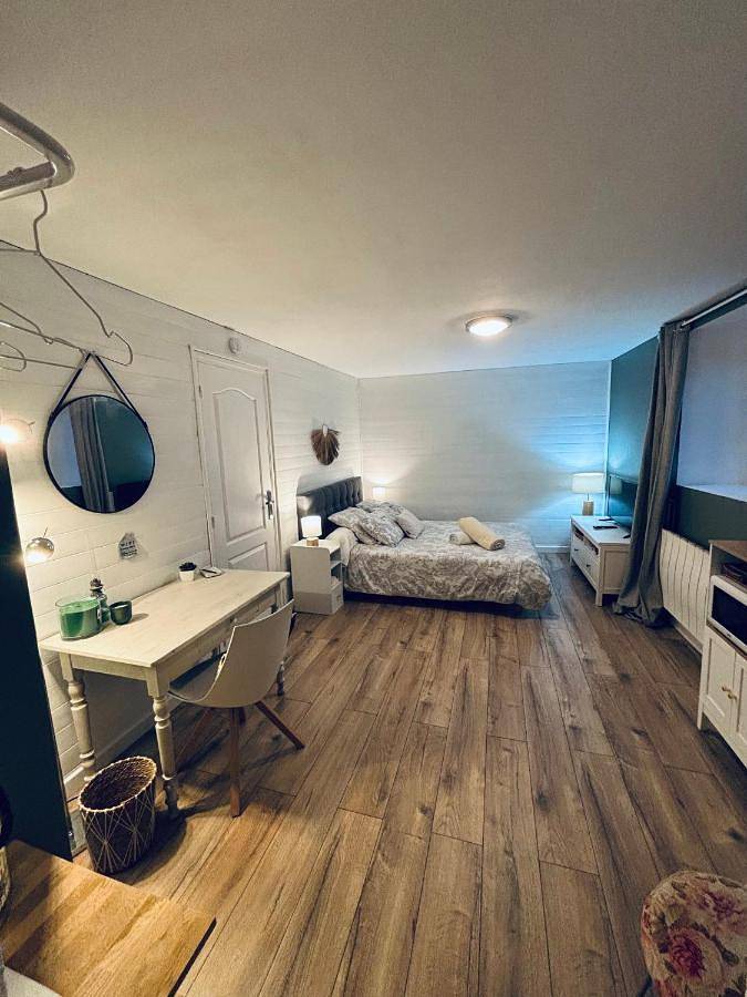 Location de vacances pour 2 personnes, avec terrasse et vue à Collonges-au-Mont-d'Or - 3