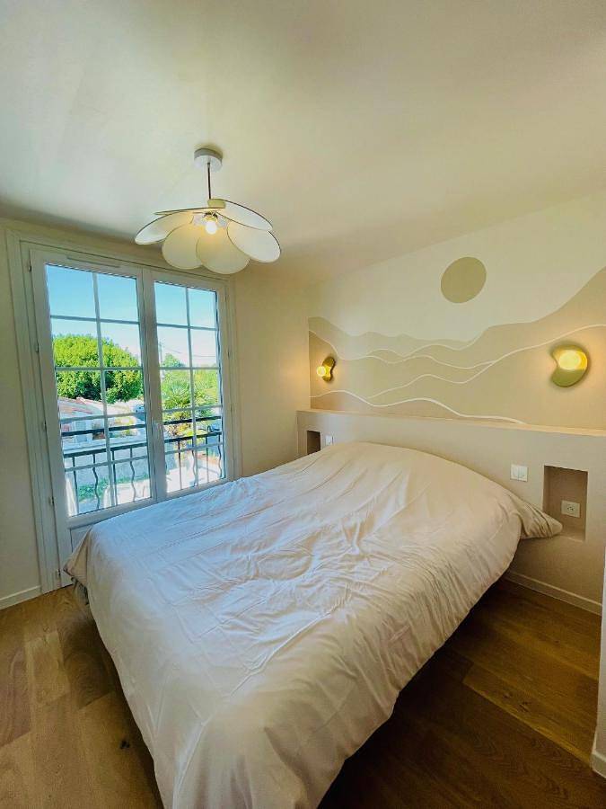 Location de vacances pour 14 personnes, avec piscine ainsi que jardin et vue, animaux acceptés à Saint-Sulpice-de-Royan - 3