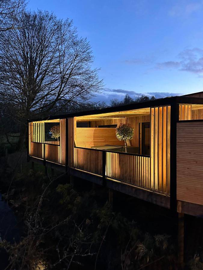 Lodge voor 2 personen, with Whirlpool and Terras as well as Uitzicht in de Ardennen