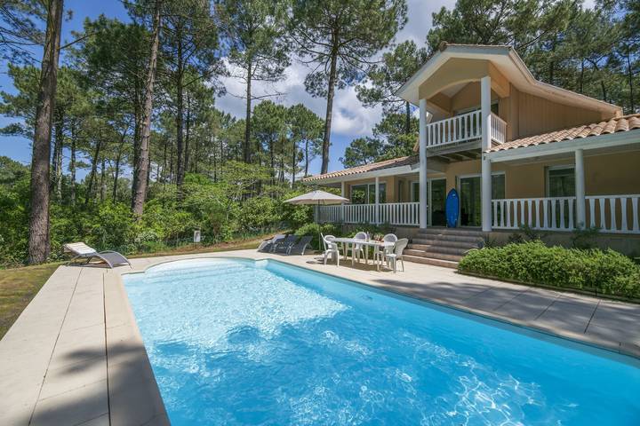 Villa pour 8 personnes, avec piscine dans Lac de Lacanau