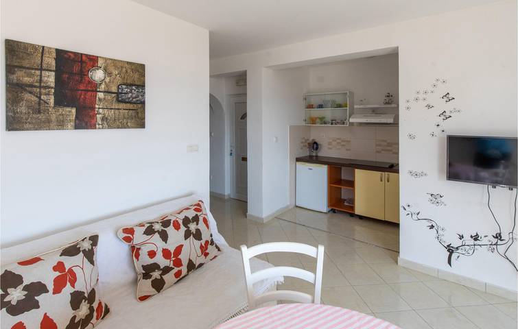 Ganze Ferienwohnung, Gemütlich, 1,5 km vom Strand entfernt: Apartment mit Meerblick, Terrasse und Parkplatz in Klek, Dubrovnik-Neretva