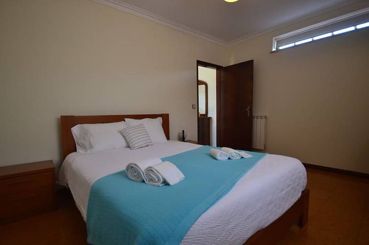 Location de vacances pour 7 personnes, avec jardin et terrasse dans Freixo - 4