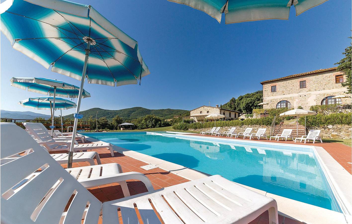 Appartamento intero, Appartamento a bordo piscina con parcheggio e cucina in Pomarance, Riserva Naturale di Monterufoli