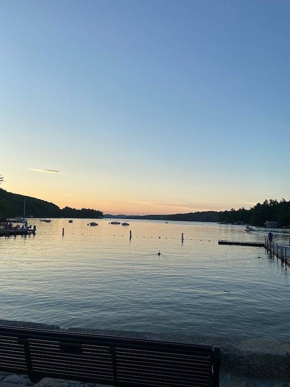 5 min to Mt. Sunapee/Short walk to Newbury Harbor & Beach/Large Backyard in Newbury (NH), Lake Sunapee