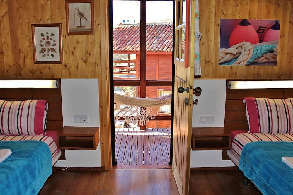 Ecological chalet in the village of Ericeira in Praia dos Pescadores (Ericeira), Ericeira