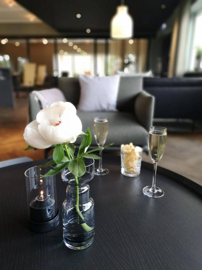 Hotell för 2 Personer, med Terass samt Trädgård och Bastu i Sigtuna