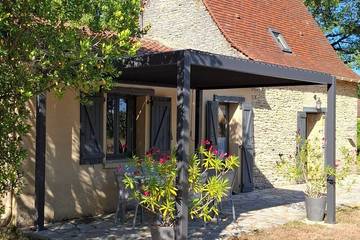 Gîte pour 5 personnes, avec jardin ainsi que piscine et terrasse à Salviac